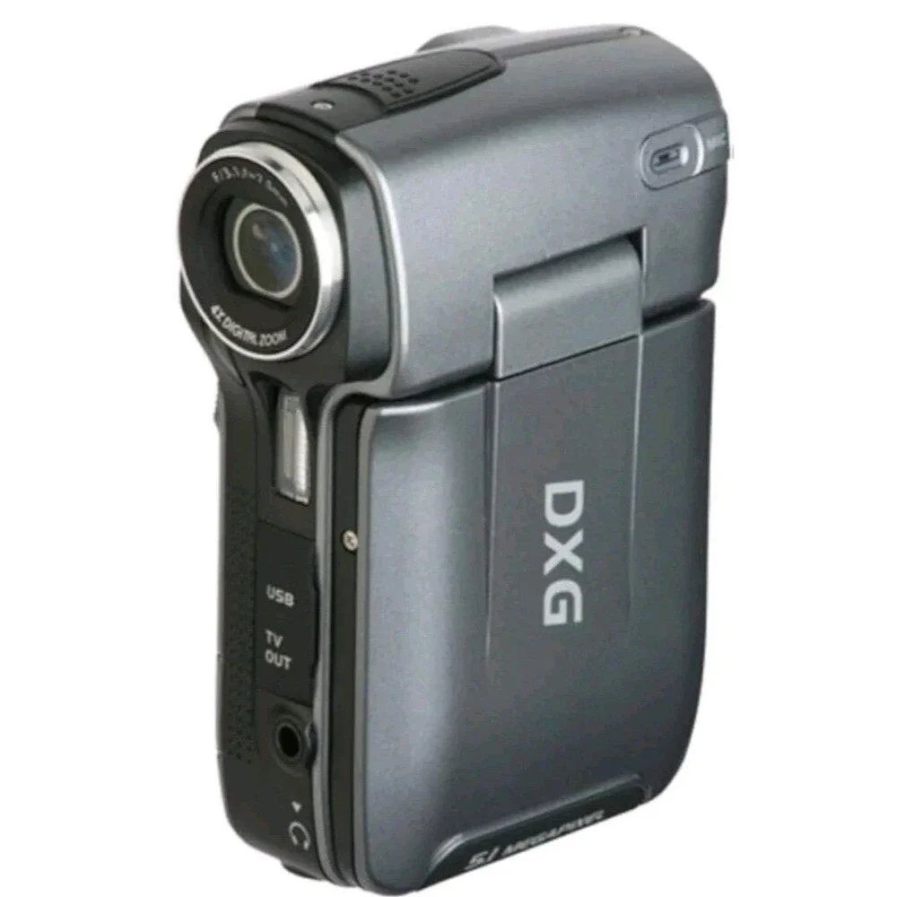 DXG Digital Camera DGX-565V Silver5 Megapixel Res: 720x480 / 2.4